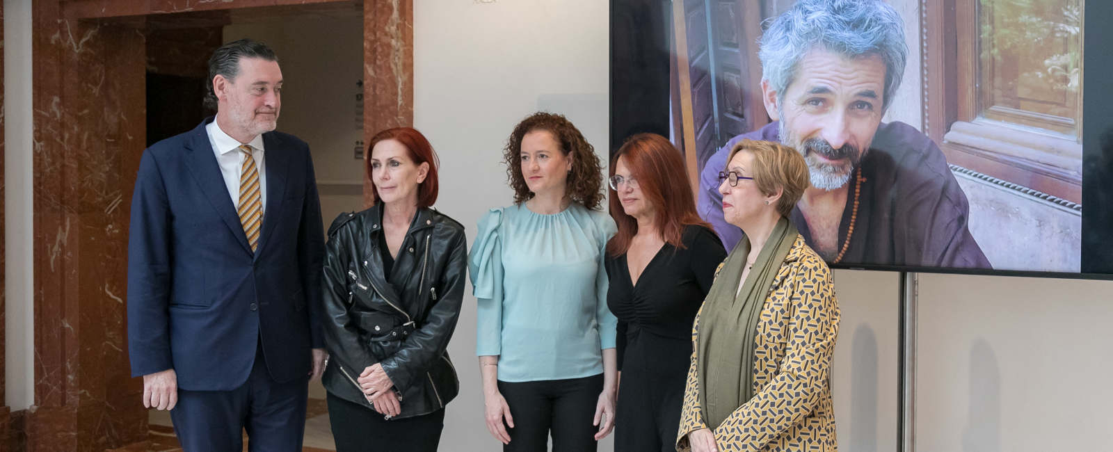 Presentación de la obra "Asemanastán. La tierra de los cielos" en el Museo de Bellas Artes de Bilbao. Han participado Miguel Zugaza, director del museo; Bárbara Held, flautista y compositora; Laura Poderoso, subdirectora de la Fundación BBVA; Laura Baigorri, comisaria, investigadora y docente; y Miriam Alzuri, conservadora de Arte Moderno y Contemporáneo del museo.